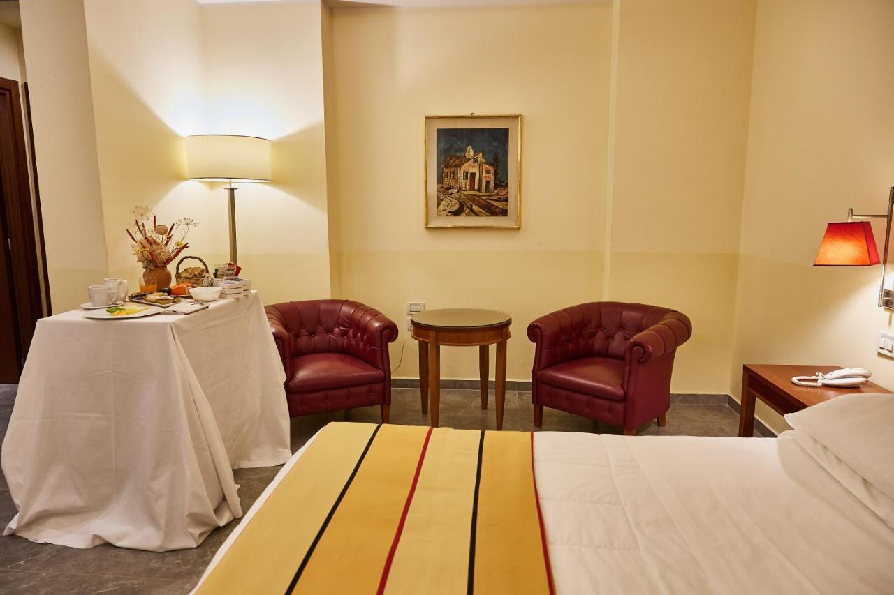 Appia Antica Hotel Corato Bagian luar foto