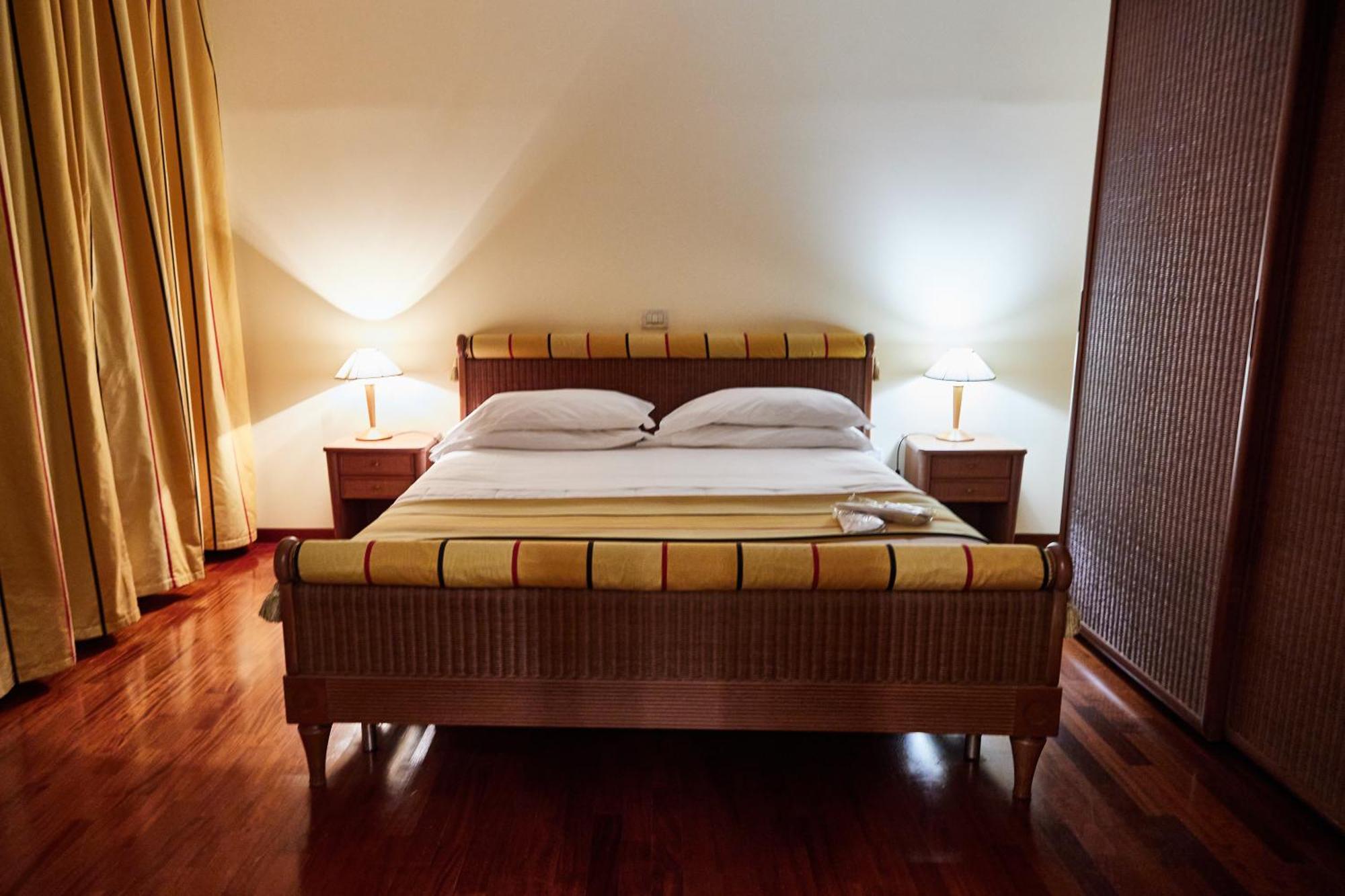 Appia Antica Hotel Corato Bagian luar foto