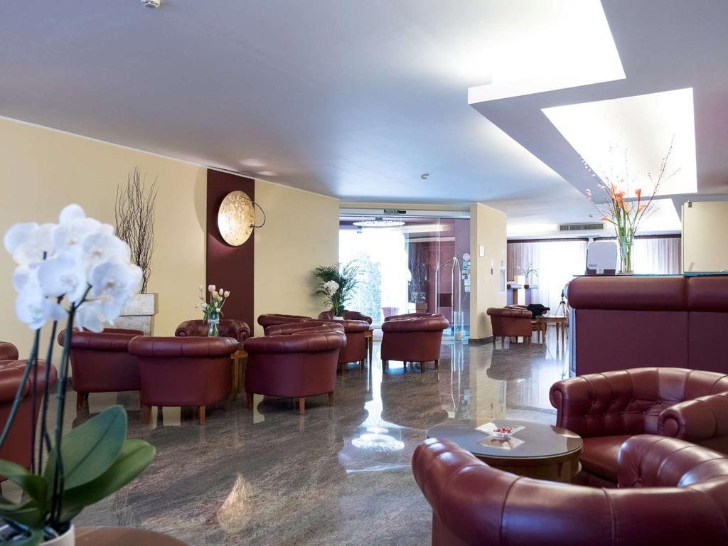 Appia Antica Hotel Corato Bagian luar foto